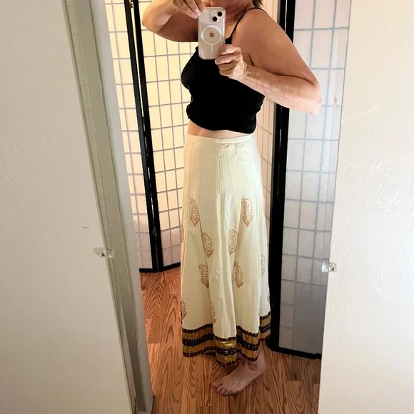 SOFT SURROUNDINGS Cotton/Rayon Skirt with Embroidering - Picture 2 of 6